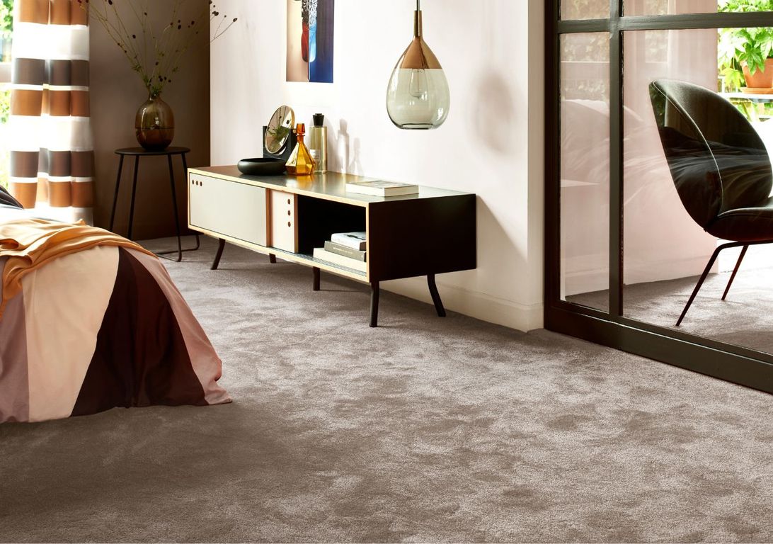 Moquette velours YARA 4M, col taupe clair, rouleau 4.00 m