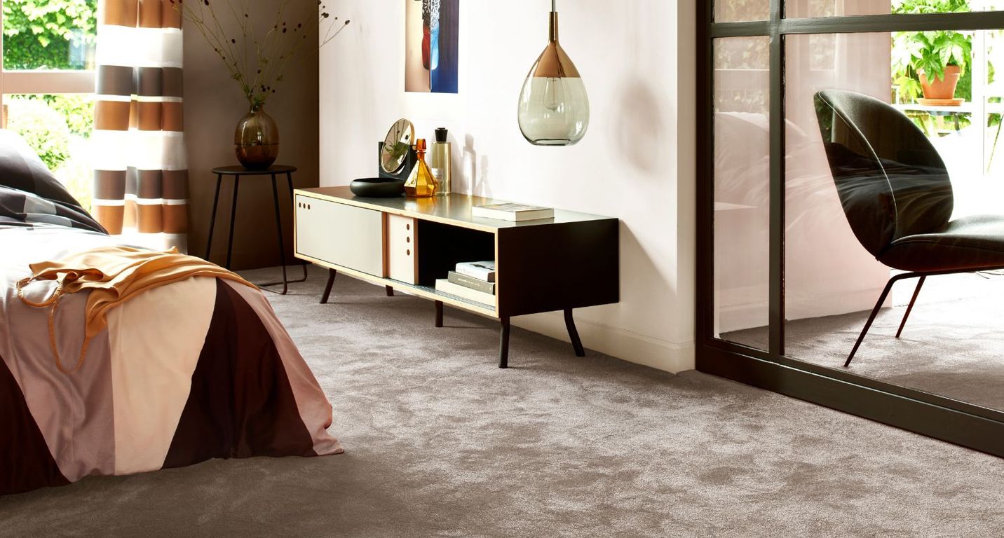 Moquette velours YARA 4M, col taupe clair, rouleau 4.00 m