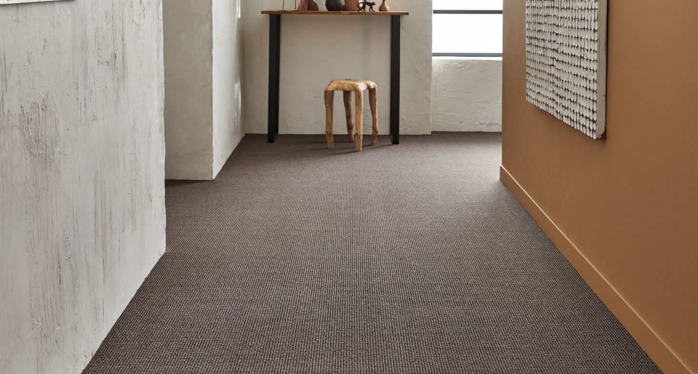 Moquette bouclée RIPIENI 4M, col marron foncé taupe, rouleau 4.00 m