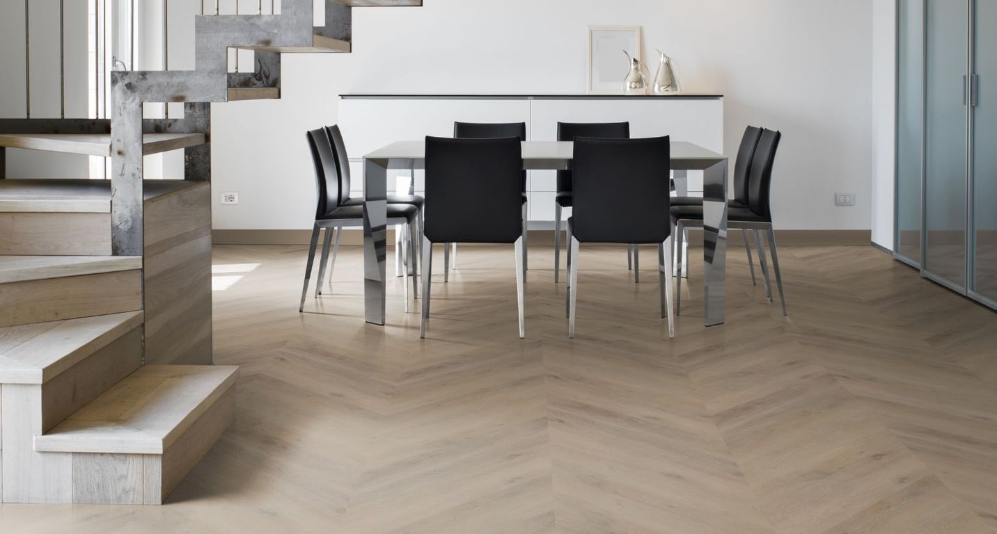 Sol vinyle CHAMBORD CHEVRON , Bois beige, lame 21.50 x 107.50 cm