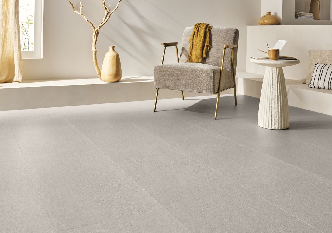 Sol vinyle EASYTREND SUPERMATT DALLE , Pierre beige minéral, dalle 40.60 x 81.20 cm
