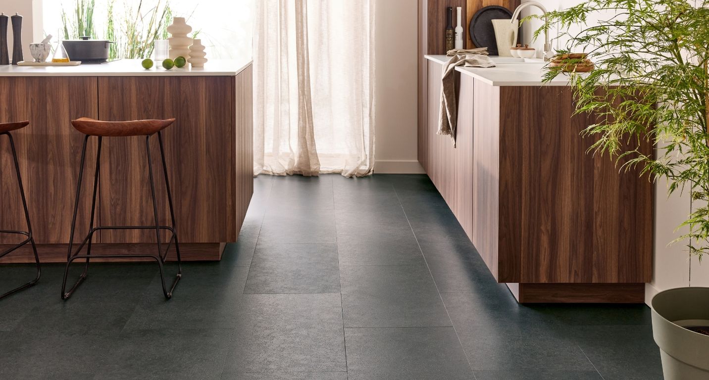 Sol vinyle EASYTREND SUPERMATT DALLE , Pierre graphite, dalle 40.60 x 81.20 cm