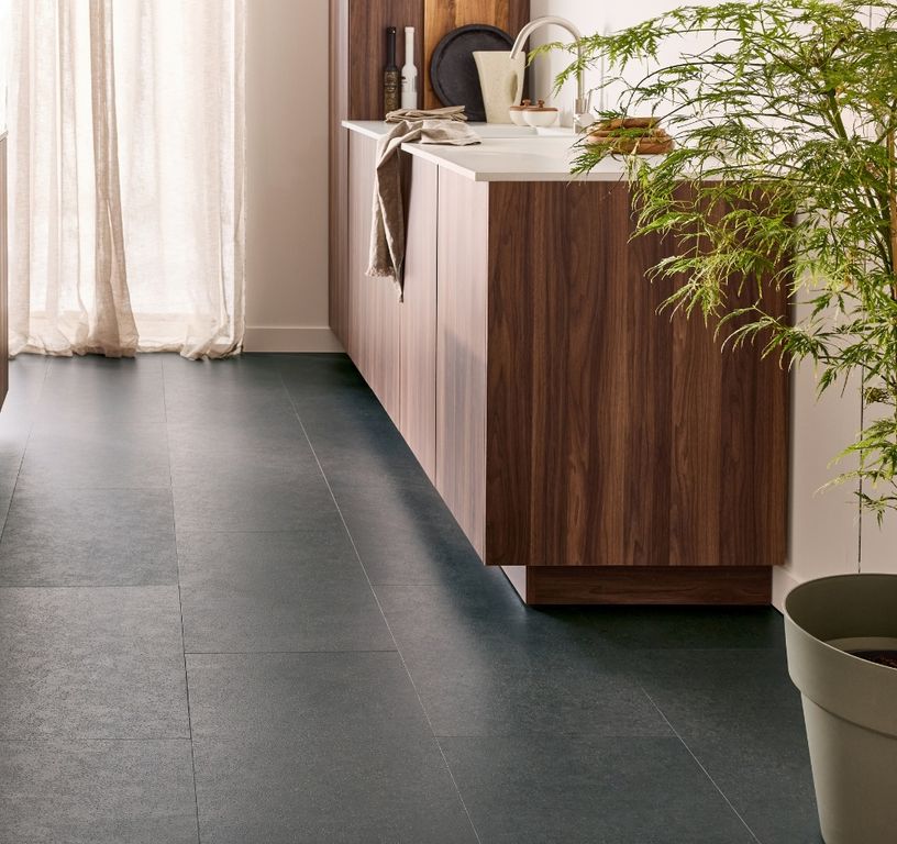 Sol vinyle EASYTREND SUPERMATT DALLE , Pierre graphite, dalle 40.60 x 81.20 cm