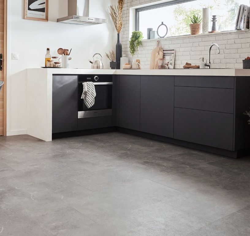 Sol vinyle EASYTREND SUPERMATT DALLE , Pierre marbré gris, dalle 40.60 x 81.20 cm