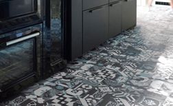 Sol vinyle CLIC 30 , Carreaux ciment blanc gris bleu, dalle 29.81 x 60.29 cm