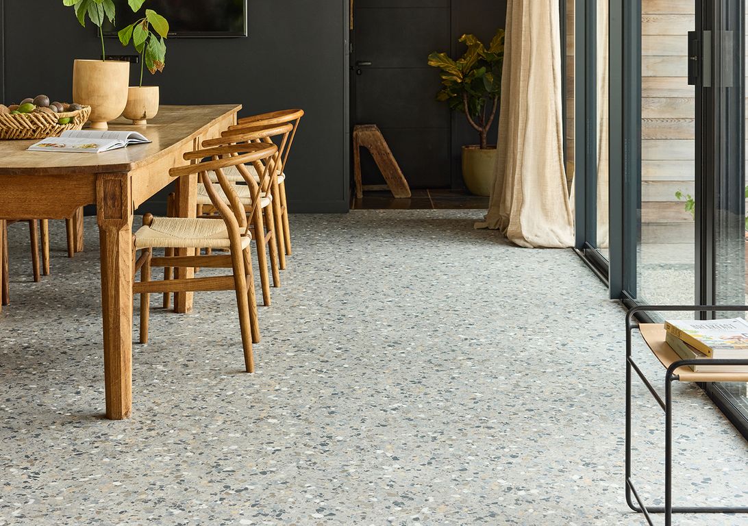 Sol vinyle rouleau BLACKTEX , Motif terrazzo gris, rouleau 4.00 m