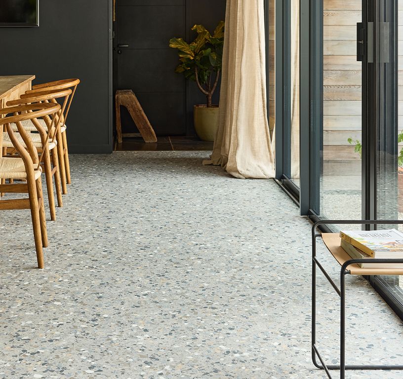 Sol vinyle rouleau BLACKTEX , Motif terrazzo gris, rouleau 4.00 m