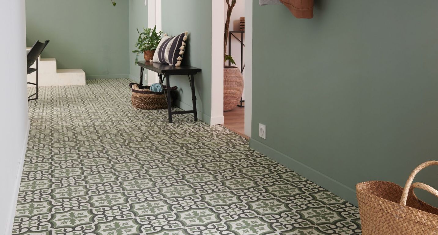 Sol vinyle rouleau TRENTO , Carreaux ciment floral vert , rouleau 4.00 m