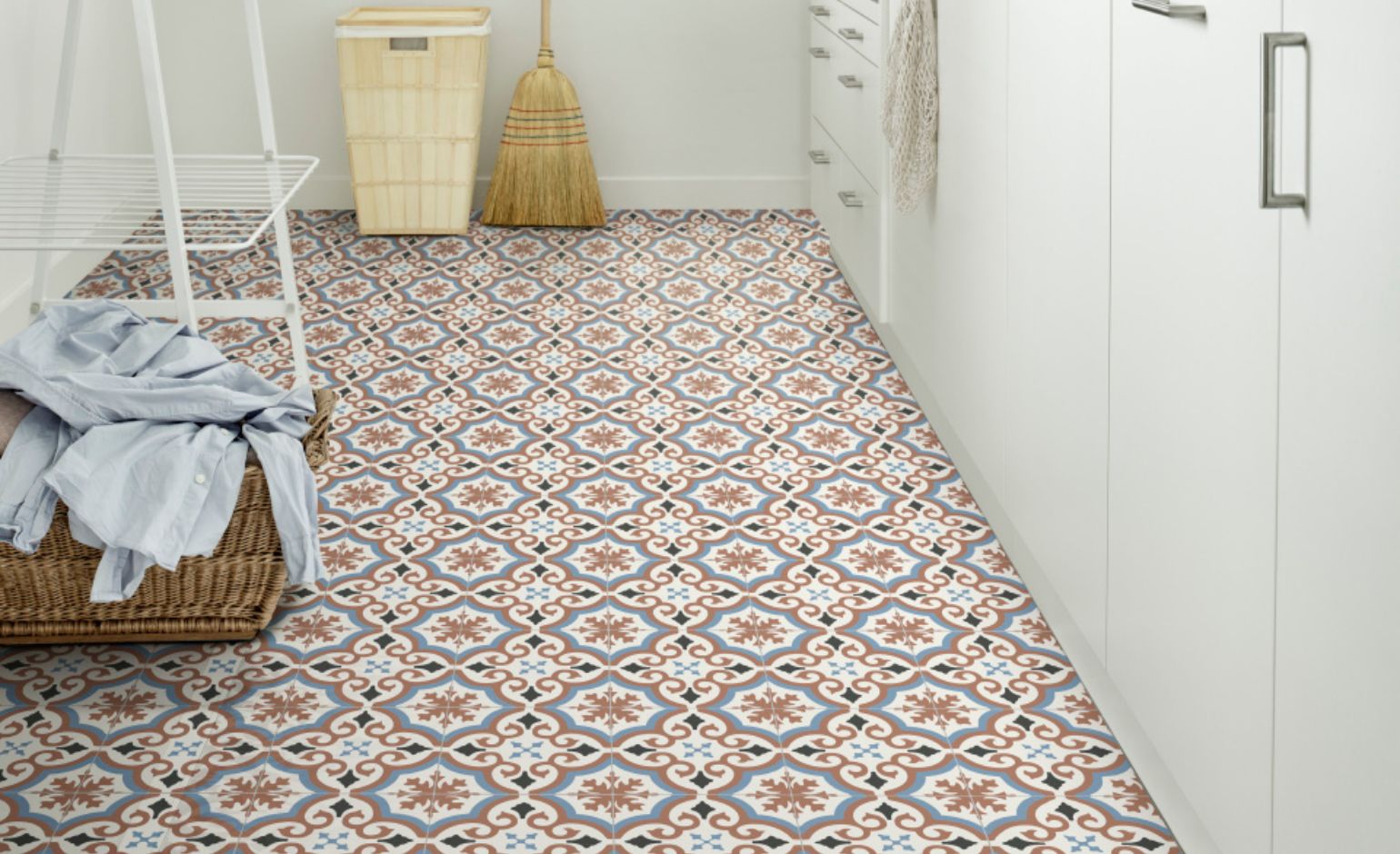 Sol vinyle rouleau TEXMARK , Carreaux ciment bleu et terracotta