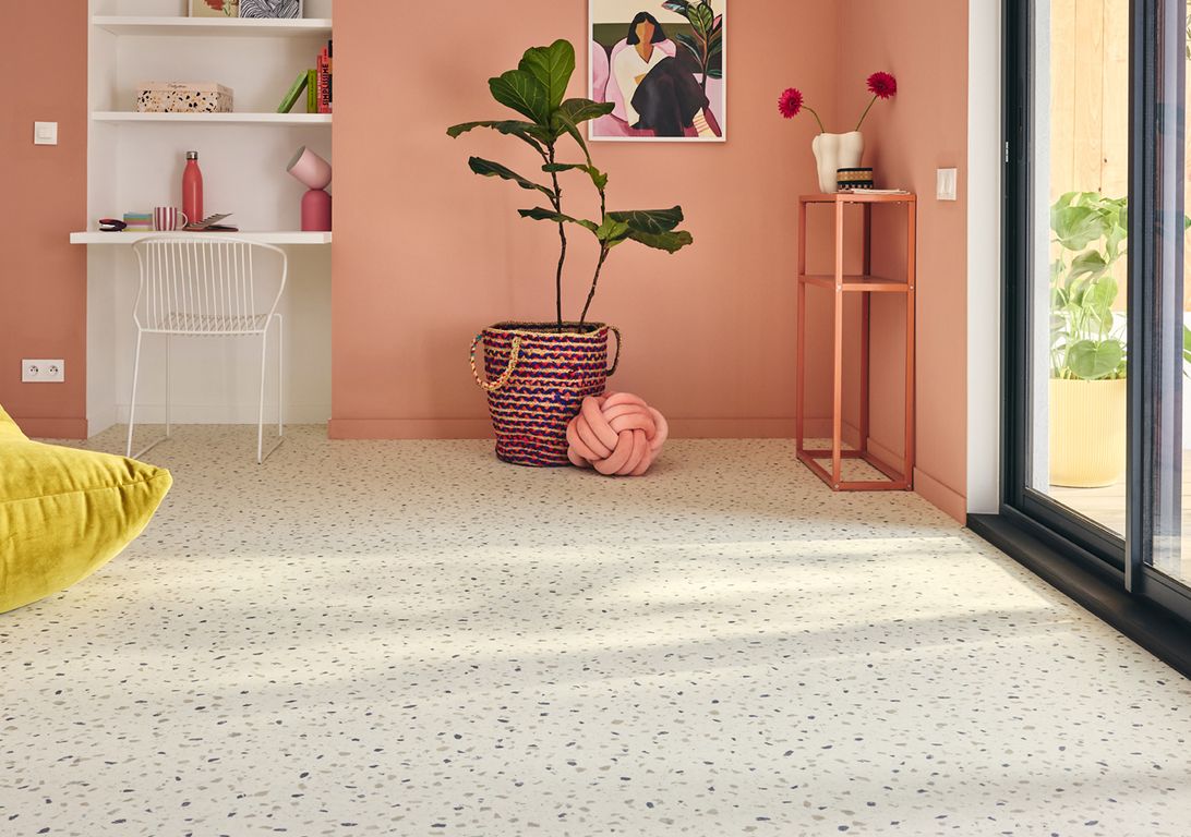 Sol vinyle rouleau COSMOLIKE , Motif terrazzo beige, rouleau 4.00 m