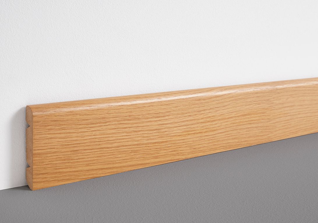 Plinthe  , Mdf placage bois, décor Bois chêne, h.8.00 x L. 220.00 cm