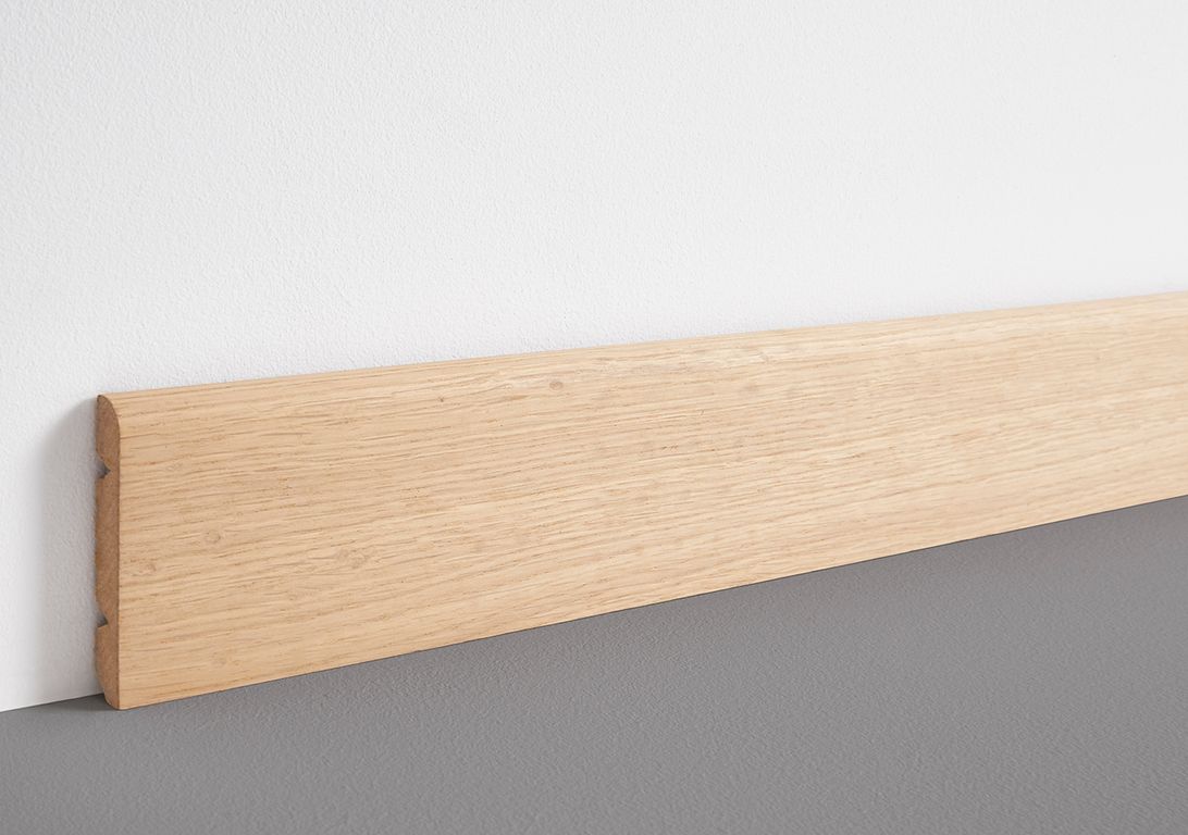Plinthe  , Mdf placage bois, décor Bois chêne brut , h.8.00 x L. 220.00 cm
