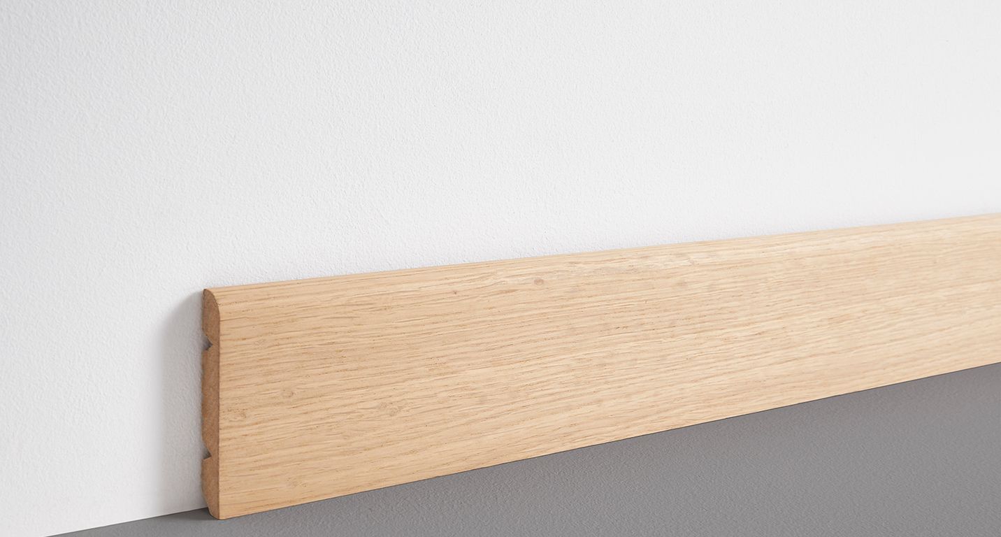 Plinthe  , Mdf placage bois, décor Bois chêne brut , h.8.00 x L. 220.00 cm