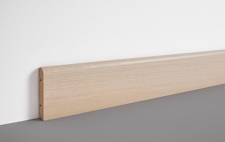 Plinthe  , Mdf placage bois, décor Bois chêne polaire, h.8.00 x L. 220.00 cm