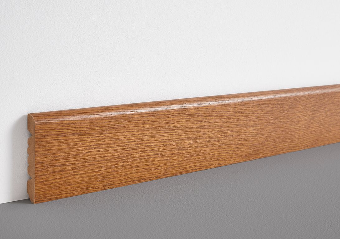 Plinthe  , Mdf placage bois, décor Bois chêne foncé, h.8.00 x L. 220.00 cm