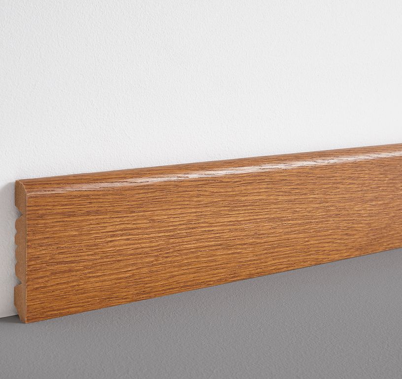 Plinthe  , Mdf placage bois, décor Bois chêne foncé, h.8.00 x L. 220.00 cm