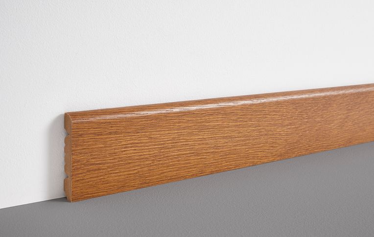 Plinthe , Mdf placage bois, décor Bois chêne foncé, h.8.00 x L. 220.00 cm