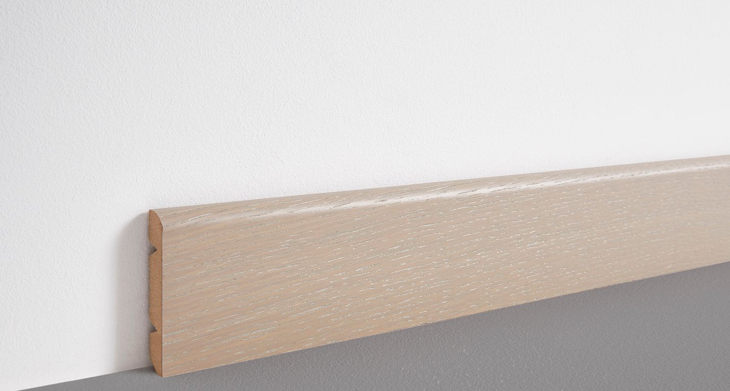 Plinthe  , Mdf placage bois, décor Bois vieux gris, h.8.00 x L. 220.00 cm