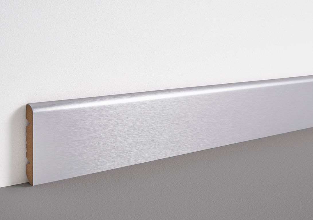 Plinthe  , Mdf placage bois, décor Uni aluminium, h.8.00 x L. 220.00 cm