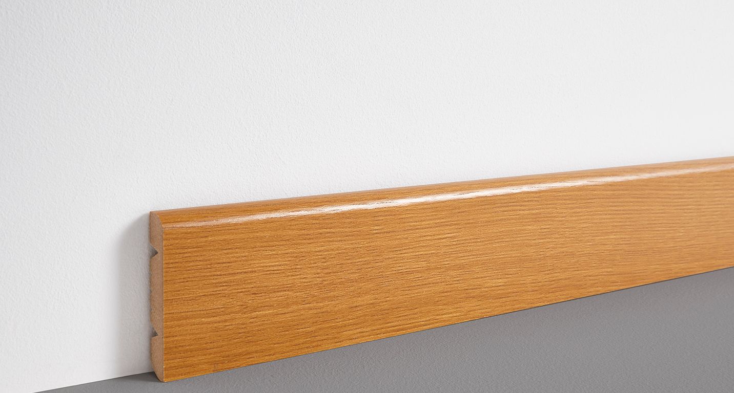 Plinthe  , Mdf placage bois, décor Bois chêne brossé, h.8.00 x L. 220.00 cm