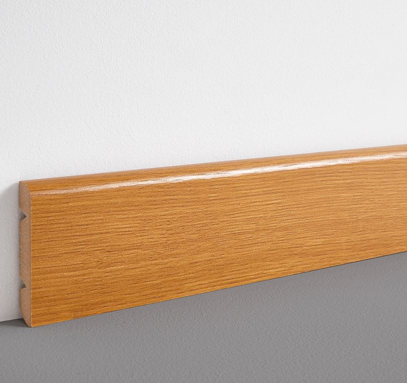 Plinthe  , Mdf placage bois, décor Bois chêne brossé, h.8.00 x L. 220.00 cm