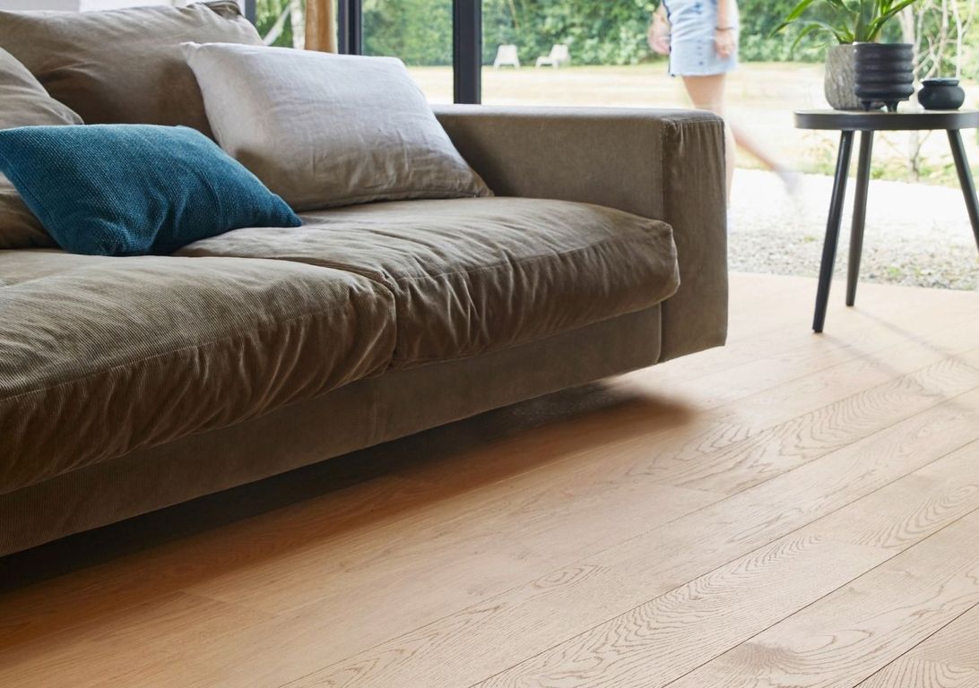 Parquet contrecollé EMPIRE 164 CHENE COURANT, chêne naturel, verni, larg. 16.40 cm