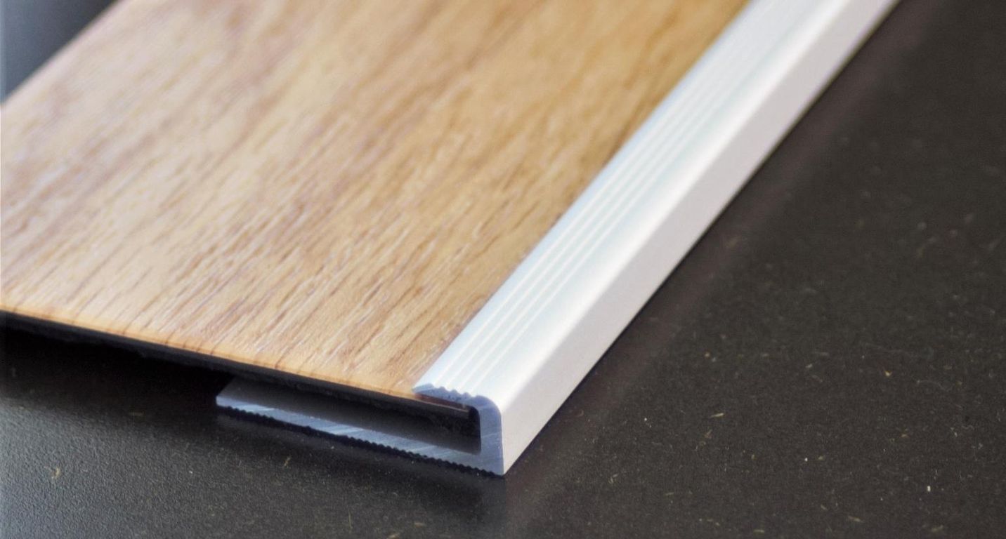 Barre de seuil SEUIL PERCE 8625 CERAMIN , aluminium, décor aluminium, l.2.80 x L. 270.00 cm