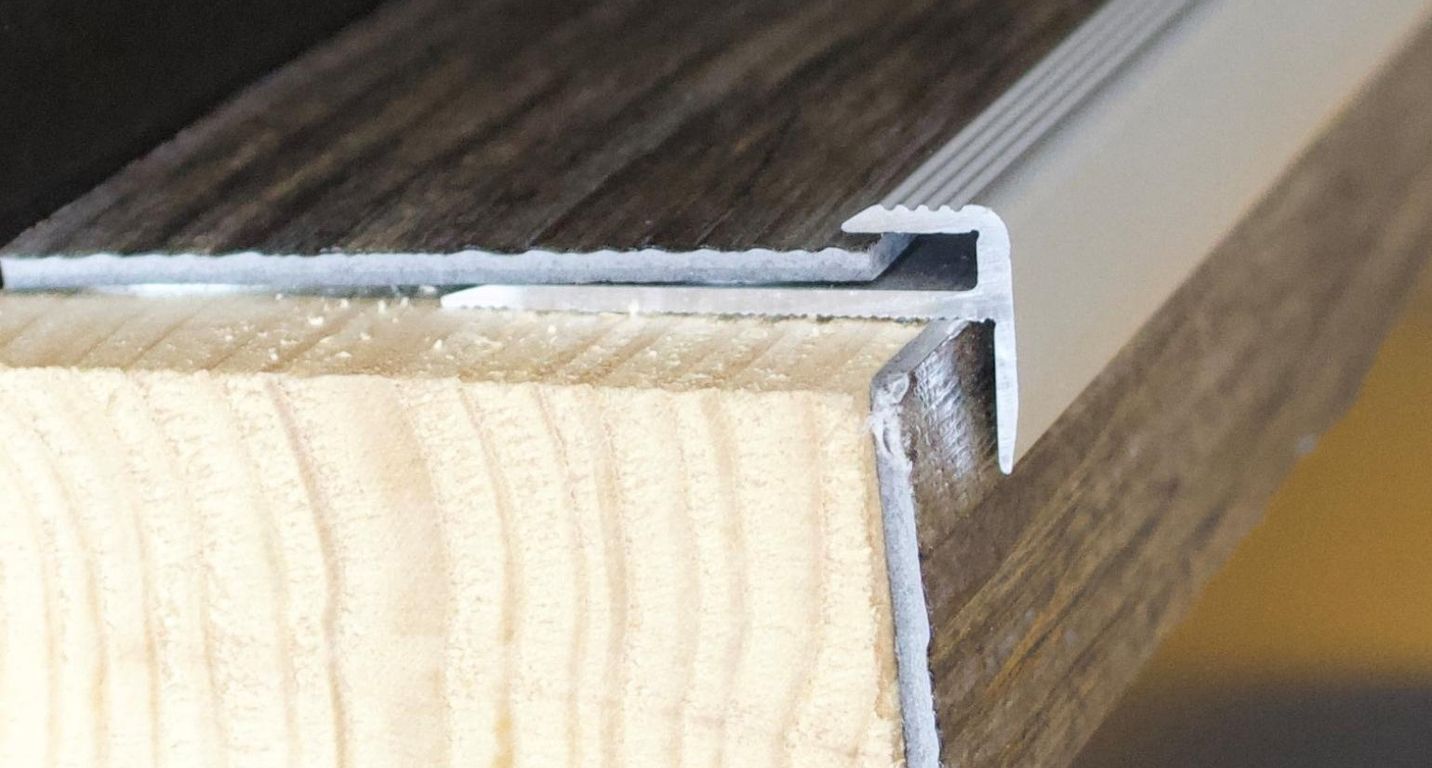 Nez de marche ALUMINIUM 100 aluminium à visser invisible, ALUMINIUM 100, l 0.90x L. 100.00 cm