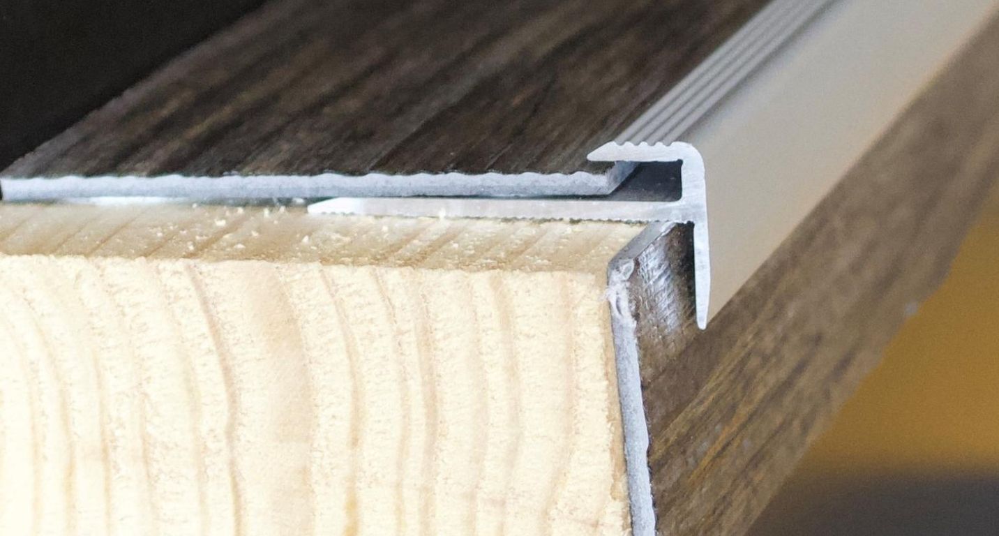 Nez de marche ALUMINIUM 270 Aluminium à visser invisible, ALUMINIUM 270, l 0.90x L. 270.00 cm