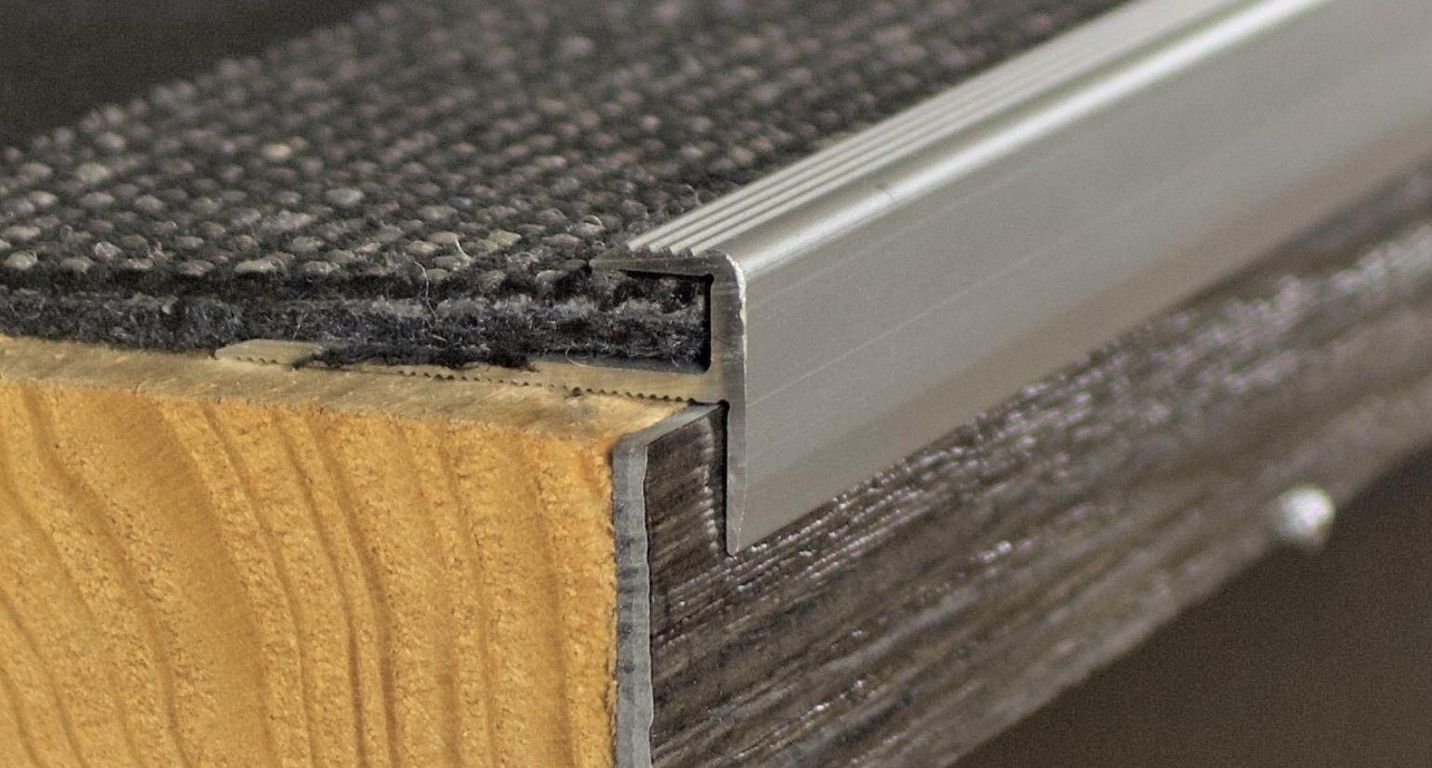 Nez de marche ALUMINIUM 100 Aluminium à visser invisible, ALUMINIUM 100, l 0.00x L. 100.00 cm