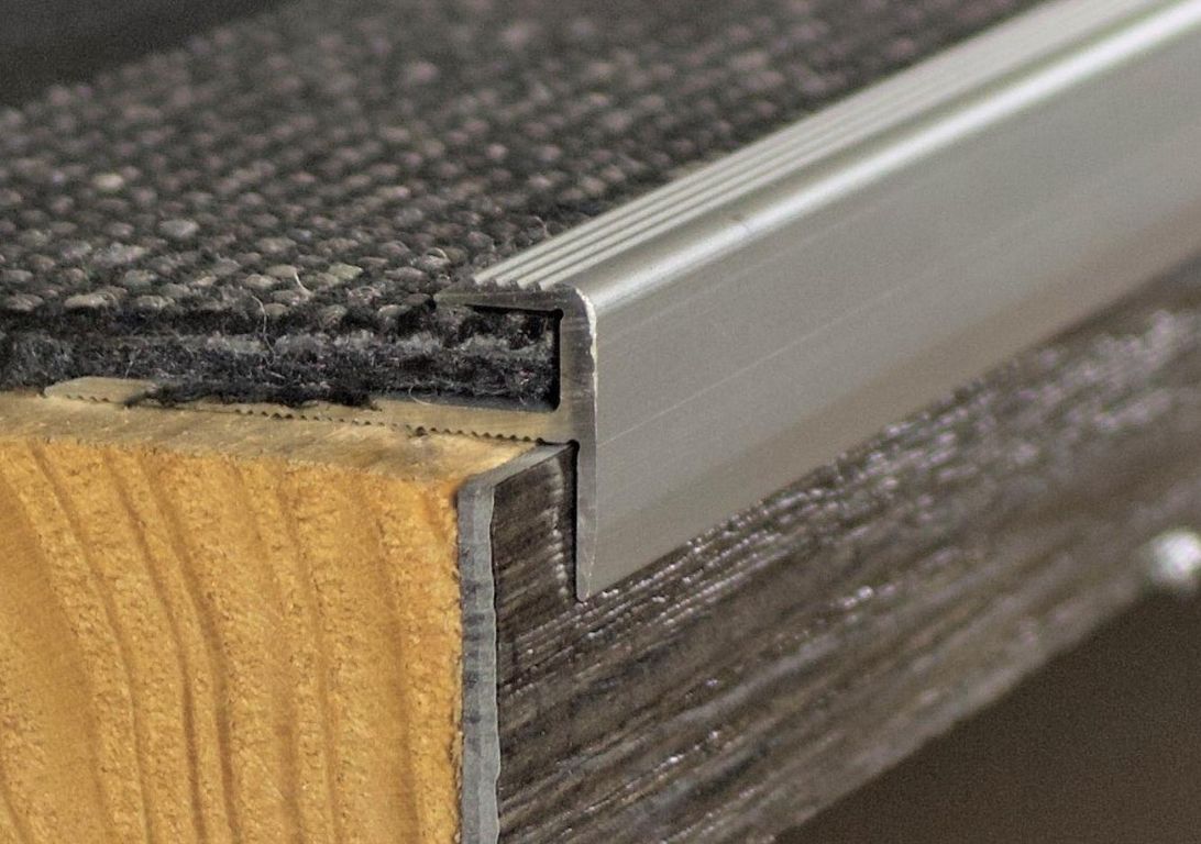 Nez de marche ALUMINIUM 270 Aluminium à visser invisible, ALUMINIUM 270, l 0.00x L. 270.00 cm