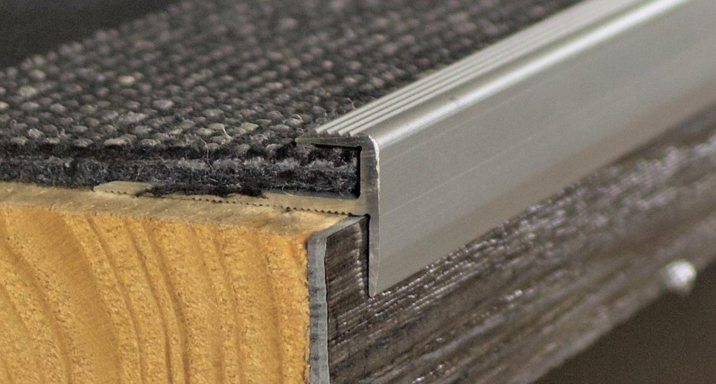 Nez de marche ALUMINIUM 270 Aluminium à visser invisible, ALUMINIUM 270, l 0.00x L. 270.00 cm