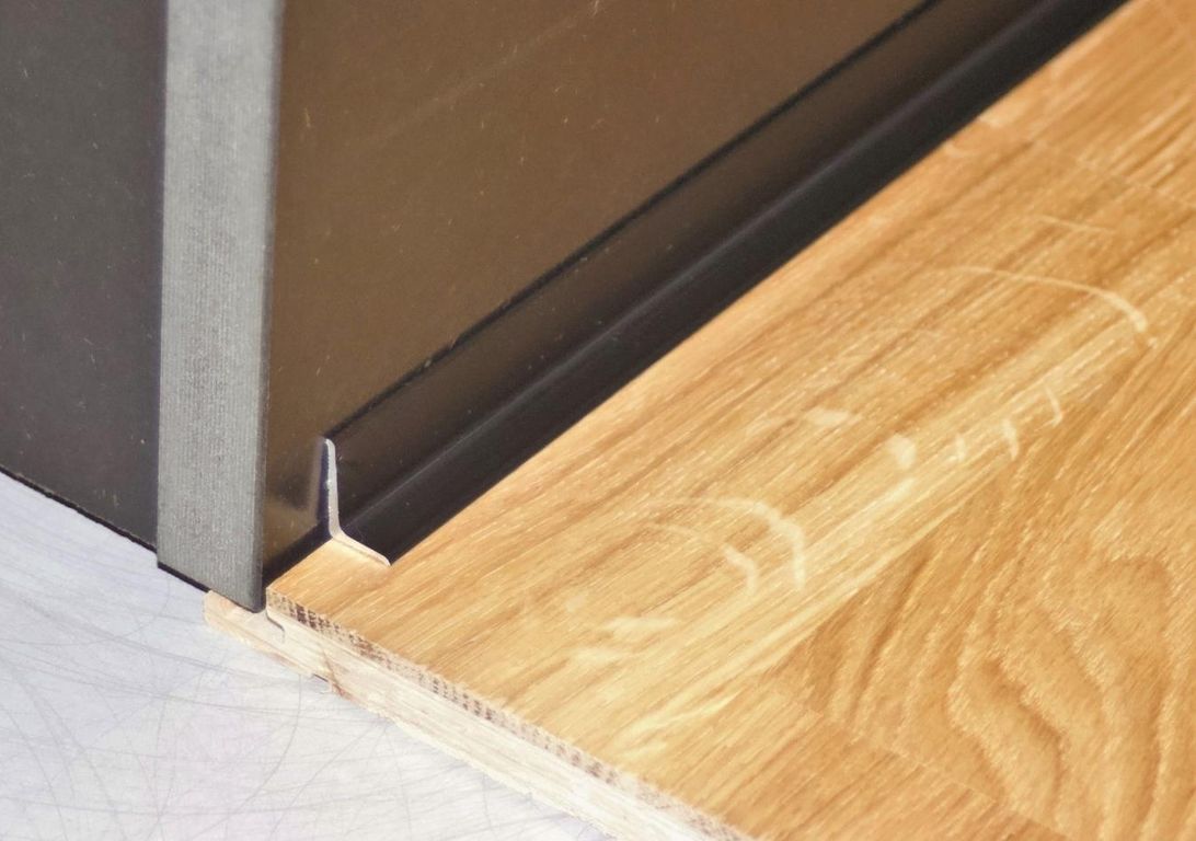 Profilé d'arrêt CORNIERE ADH 8550 SK , aluminium, décor aluminium noir, l.1.20 x L. 270.00 cm