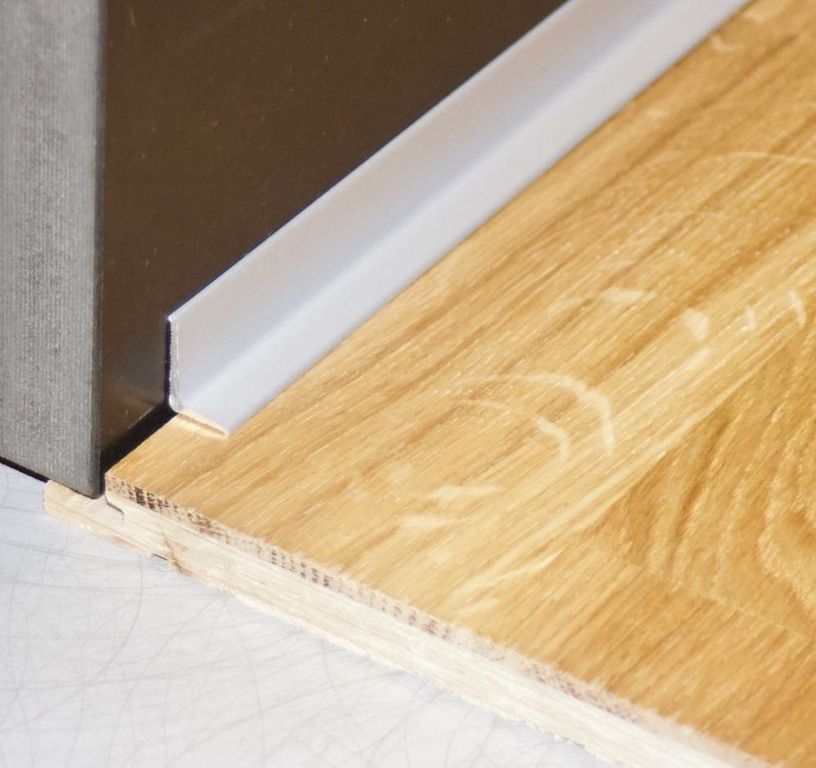 Profilé d'arrêt CORNIERE ADH 8550 SK , aluminium, décor aluminium, l.1.20 x L. 270.00 cm