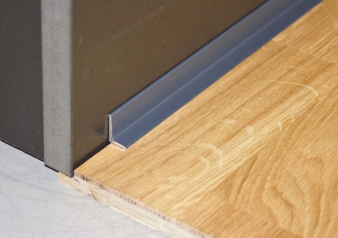 Profilé d'arrêt CORNIERE ADH 8550 SK , aluminium, décor aluminium gris, l.1.20 x L. 270.00 cm