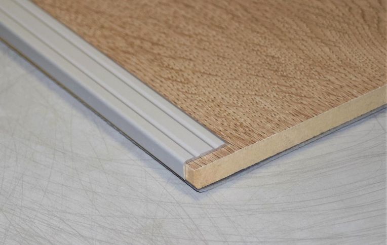 Profilé d'arrêt CORNIERE ADH 8710 , aluminium, décor aluminium, l.2.50 x L. 270.00 cm