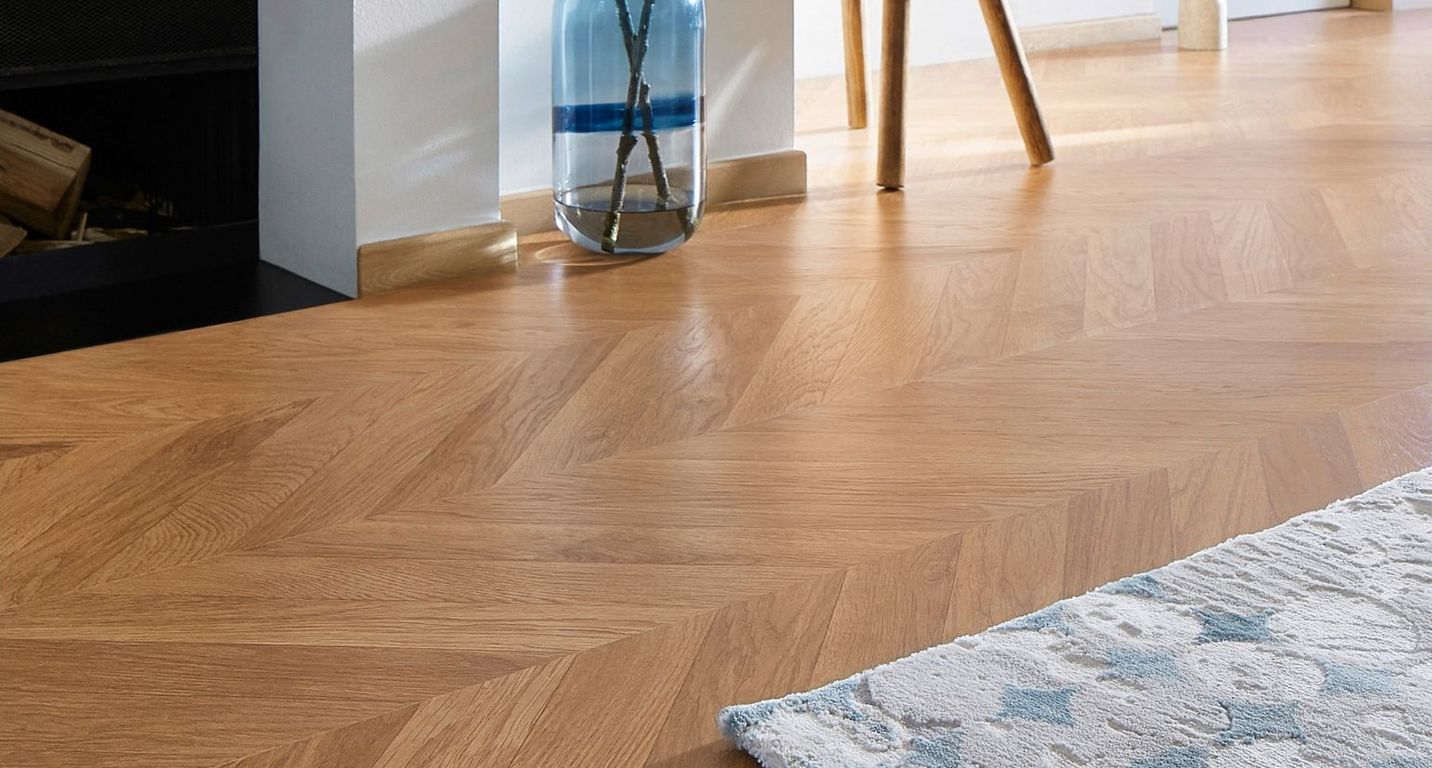 Sol stratifié POINT HONGRIE Faus, aspect Marqueterie miel, dalle 29.34 x 118.40 cm