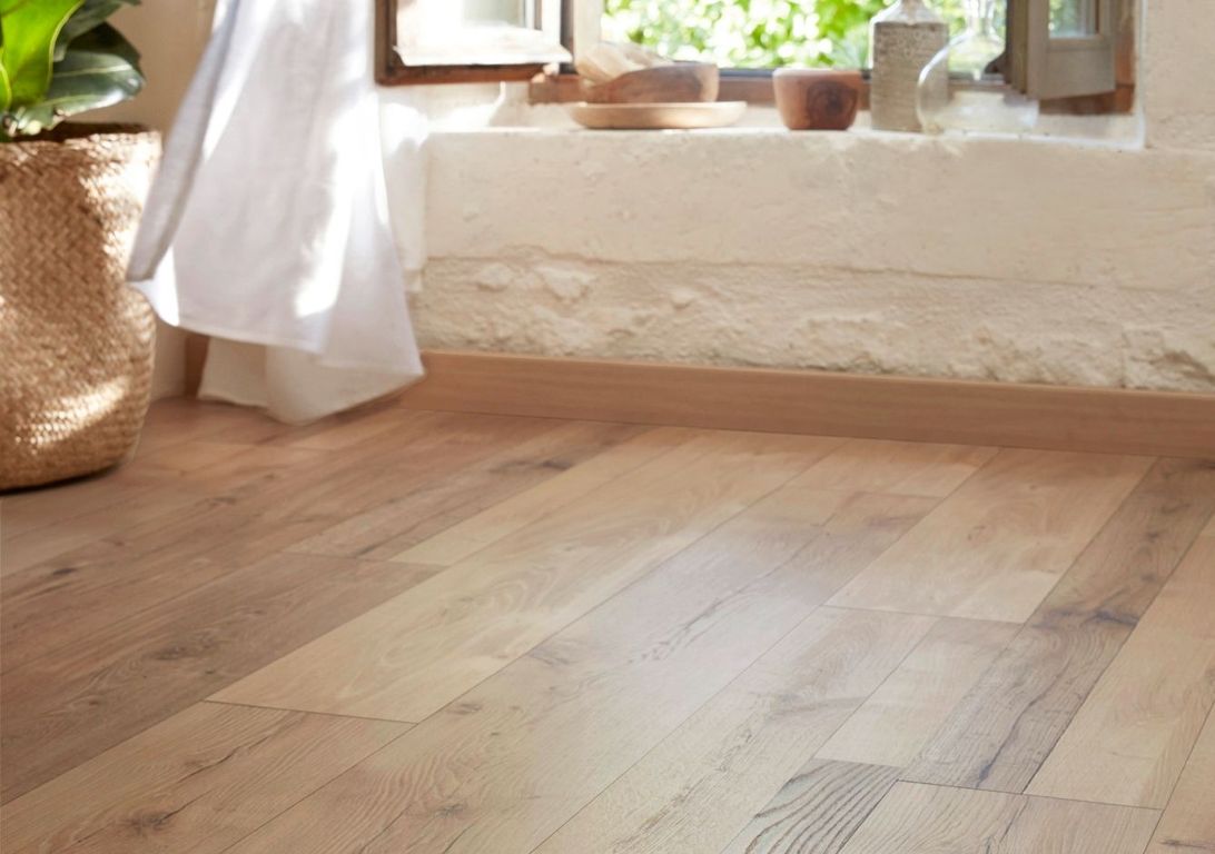 Sol stratifié NATURAL TOUCH 3 EN 1 , aspect Bois blond, lame 19.30 x 138.30 cm