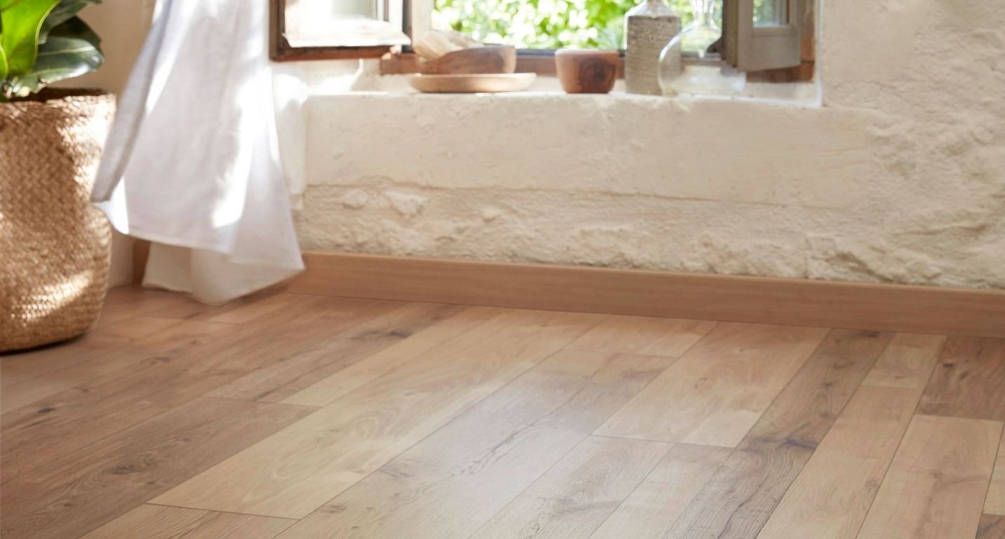 Sol stratifié NATURAL TOUCH 3 EN 1 , aspect Bois blond, lame 19.30 x 138.30 cm