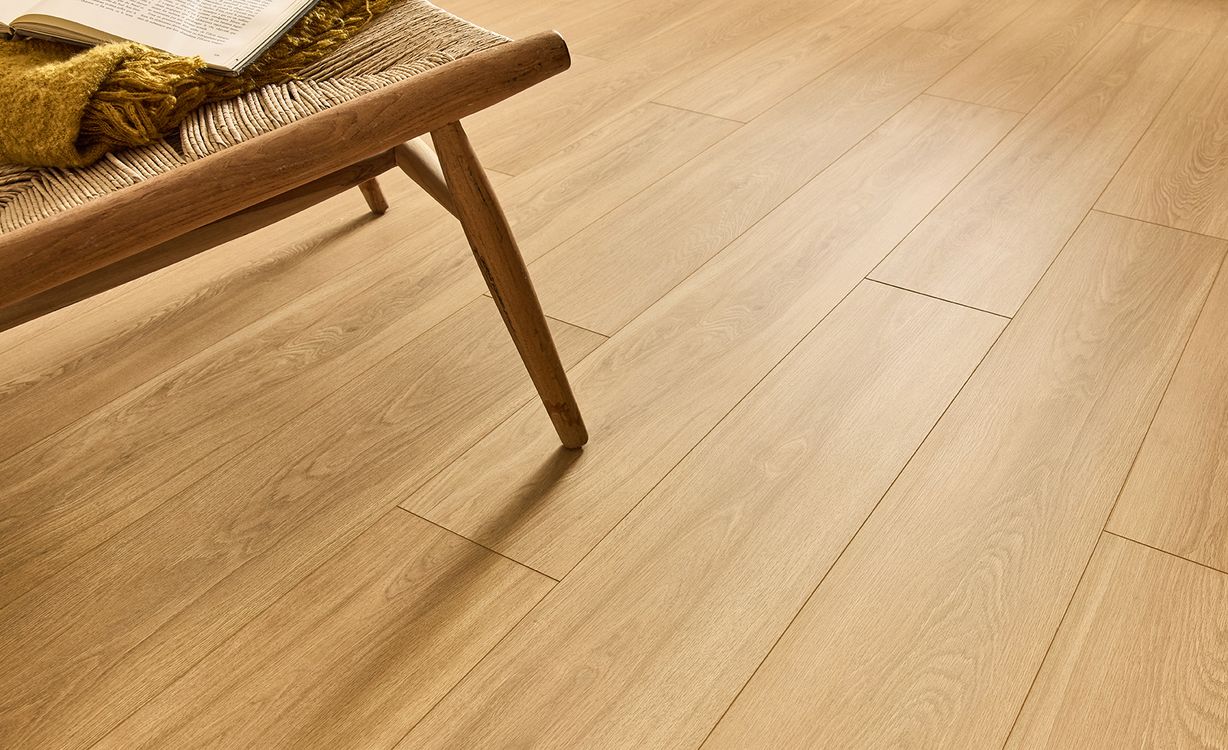 Sol stratifié EASYLIFE 8 MM HYDRO Easylife, aspect Bois chêne doré, lame 19.20 x 128.50 cm