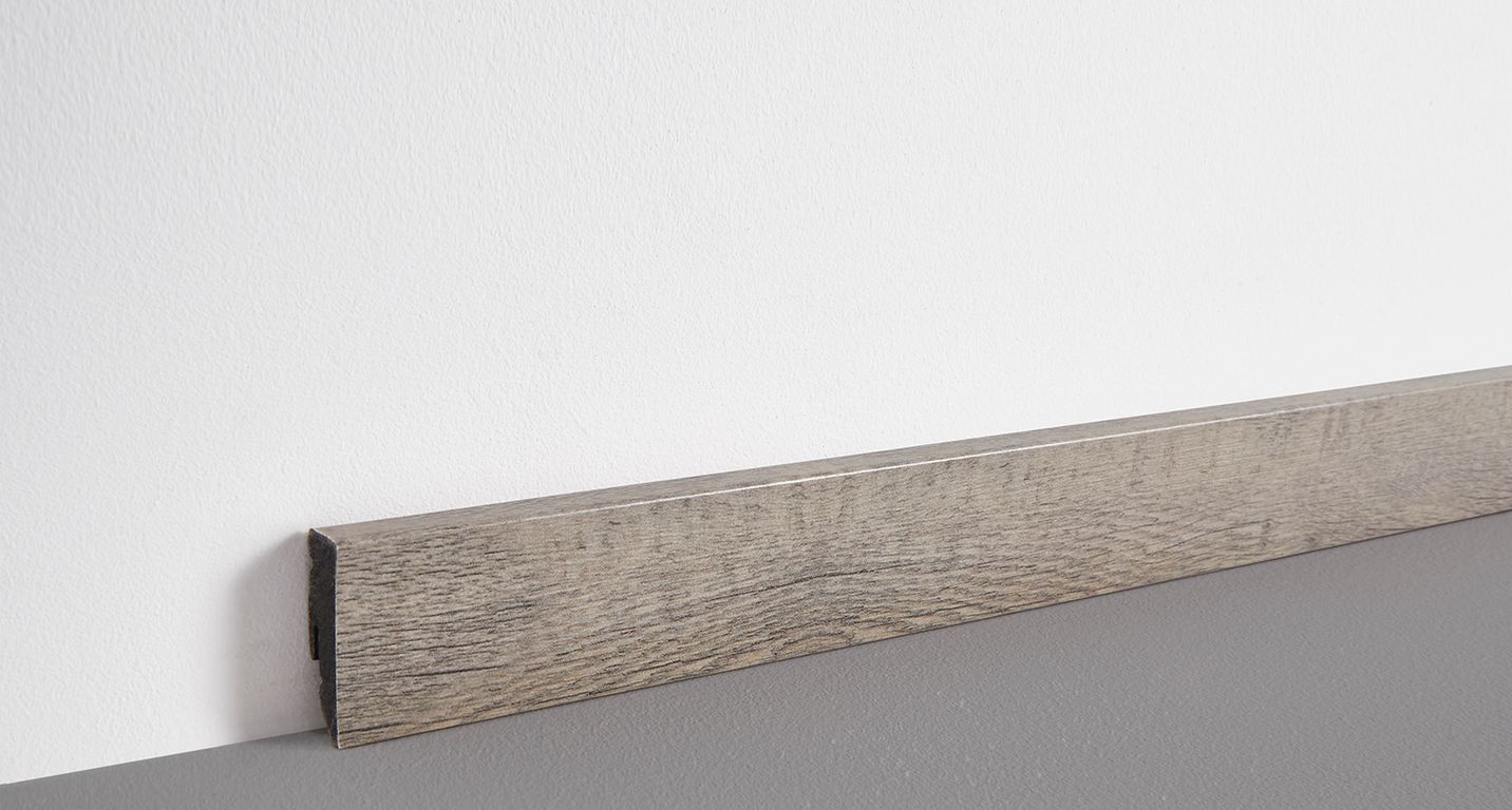 Plinthe  , PVC, décor Bois chêne gris cendré, h.5.00 x L. 240.00 cm