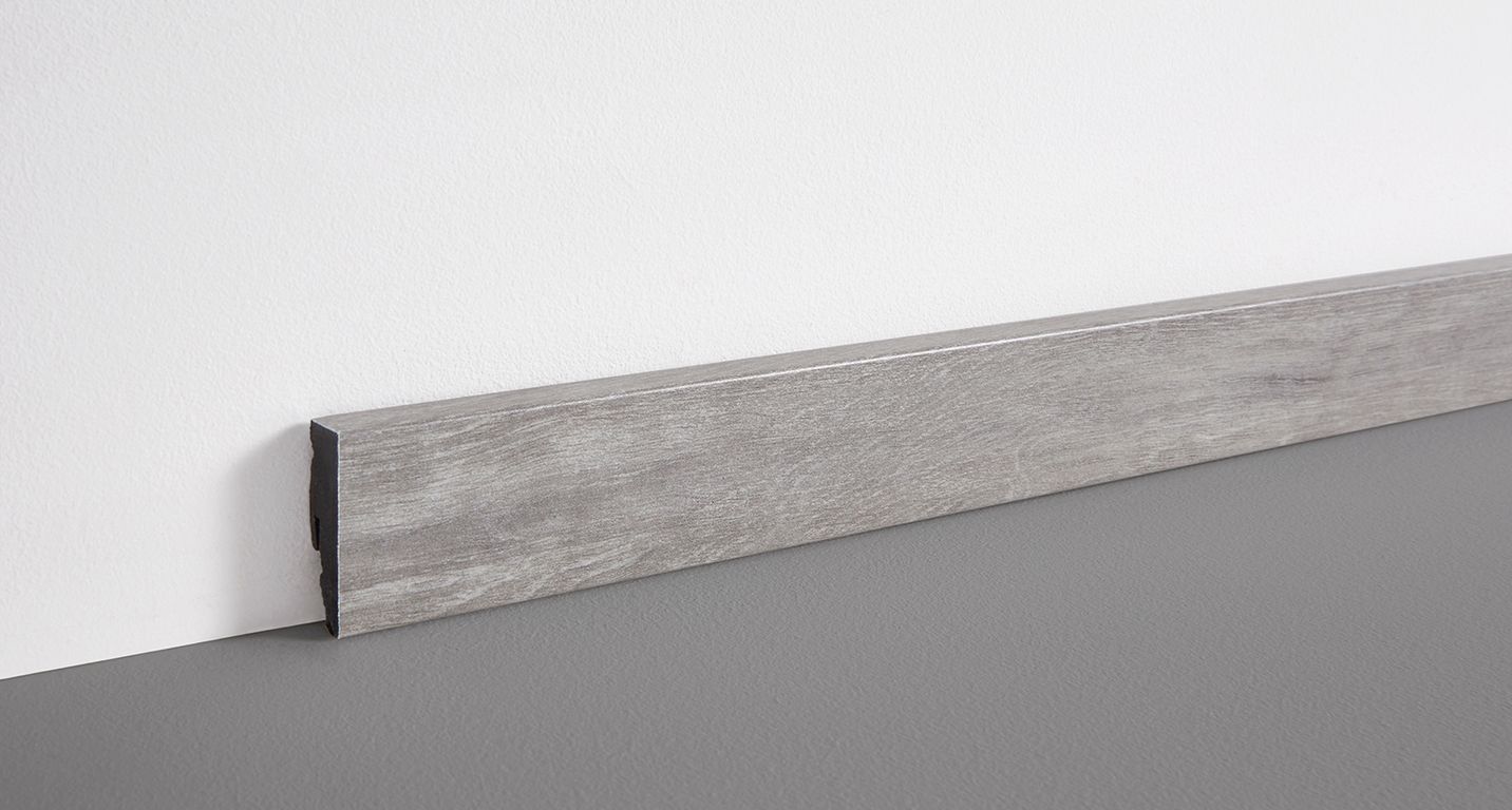 Plinthe  , PVC, décor Bois chêne taupe, h.5.00 x L. 240.00 cm