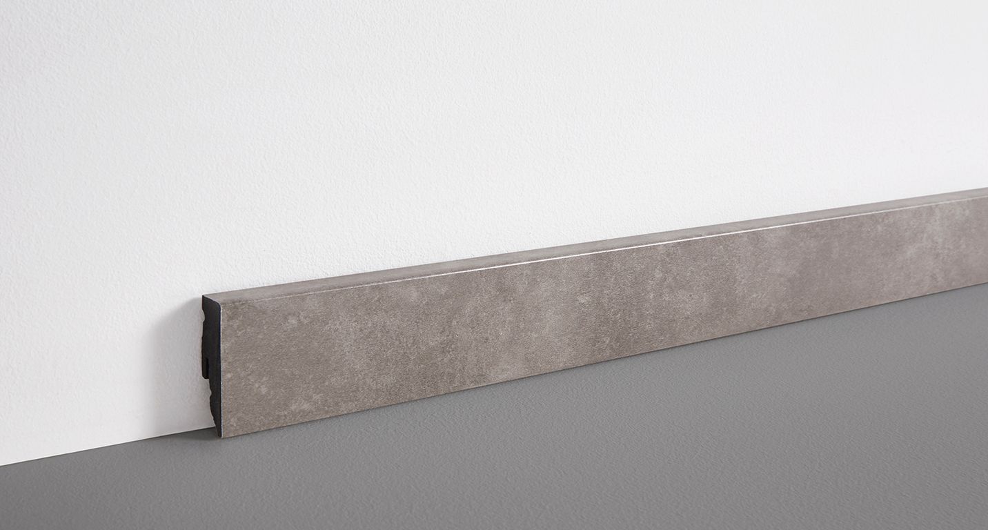 Plinthe  , PVC, décor Bois gris, h.5.00 x L. 240.00 cm