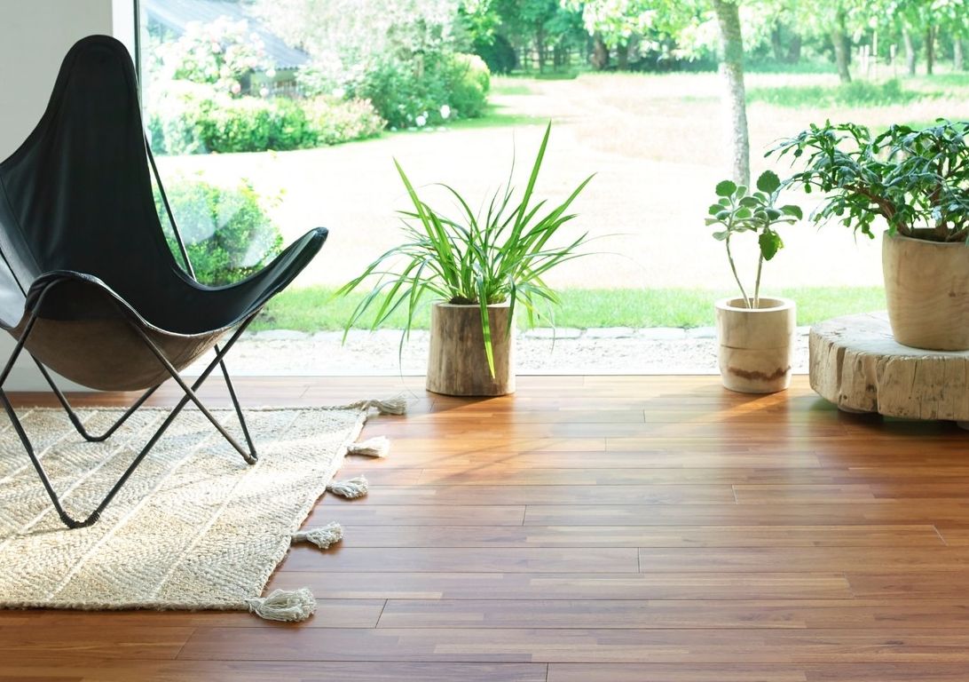 Parquet massif TECKTONA 120, teck rouge, verni, larg. 12.00 cm