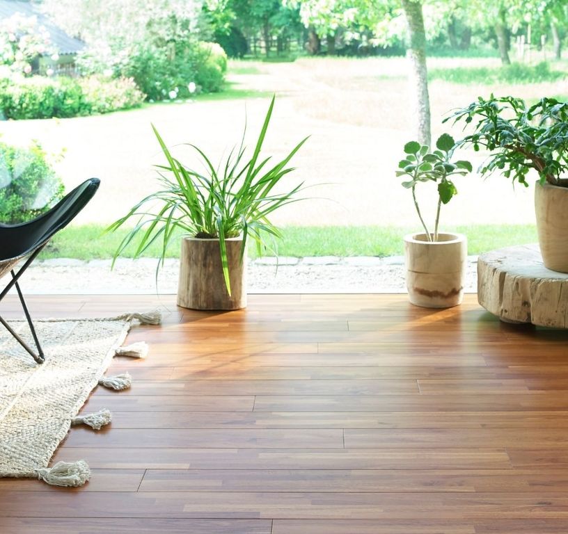 Parquet massif TECKTONA 120, teck rouge, verni, larg. 12.00 cm