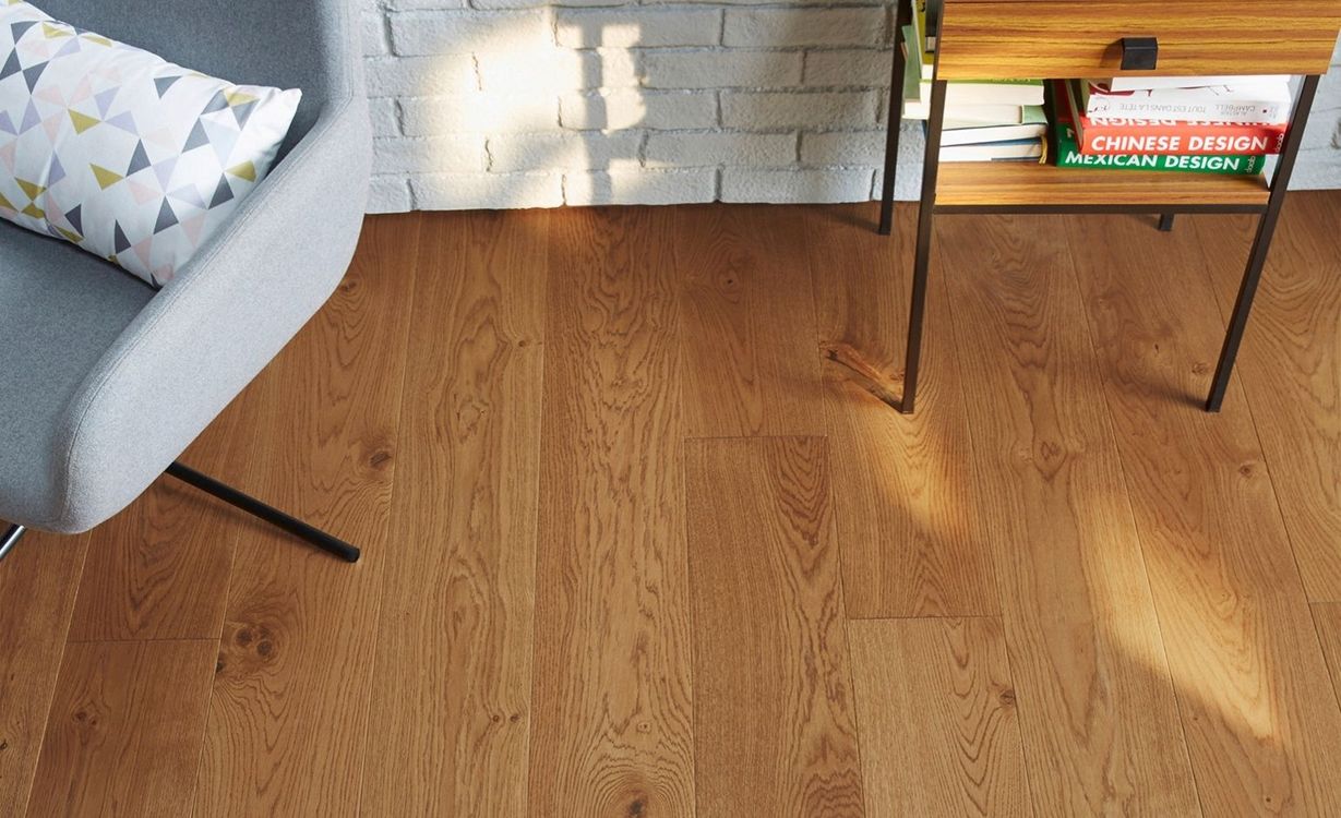 Parquet contrecollé MAJESTE 184 CHENE AUTHENTIQUE, chêne marron foncé, huilé, larg. 18.40 cm