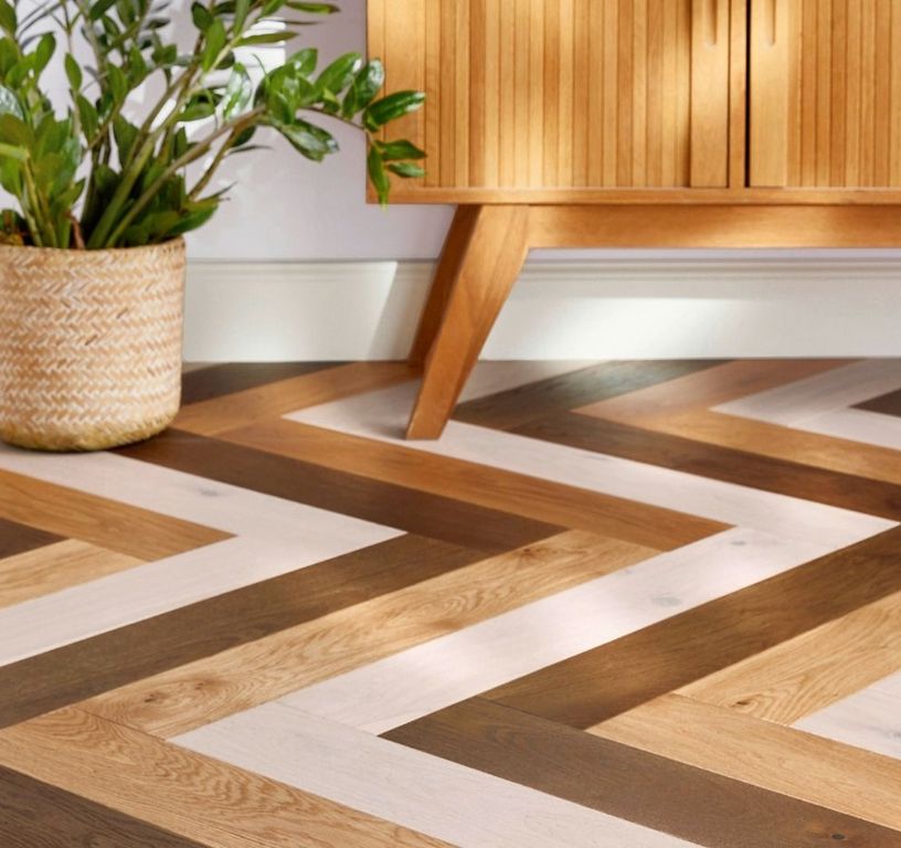 Parquet contrecollé CHAMBORD 130 CHENE AUTHENTIQUE new clic, chêne marron moyen, verni, larg. 13.00 cm