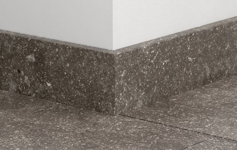 Plinthe pour sols stratifiés Quick Step, Mdf, décor Carrelage gris foncé, h.5.80 x L. 240.00 cm