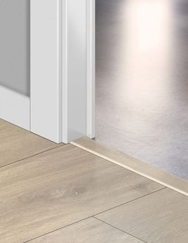 Profilé multi fonction INCIZO STRATIFIE  Quick Step, Mdf, décor chêne havanna, l.4.80 x L. 215.00 cm