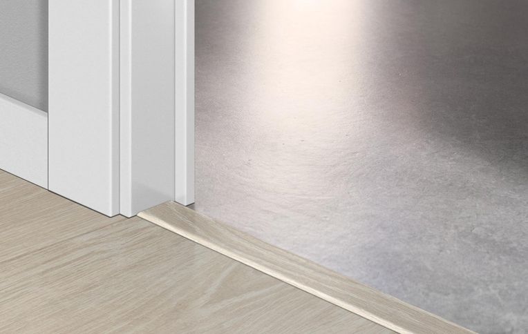 Profilé multi fonction INCIZO STRATIFIE Quick Step, mdf, décor chêne gris, l.4.80 x L. 215.00 cm